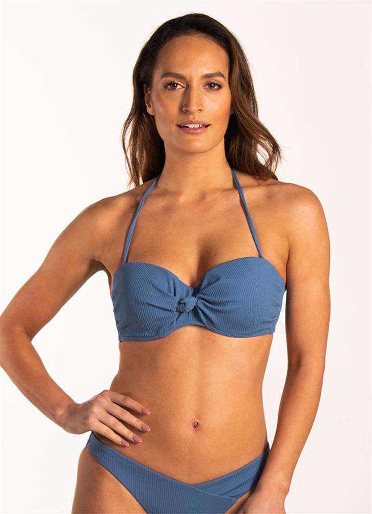 2021/03/beachlife-knitted-blue-bikinitop-170103-603.webp