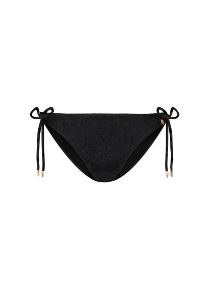 black-embroidery-strik-bikinibroekje